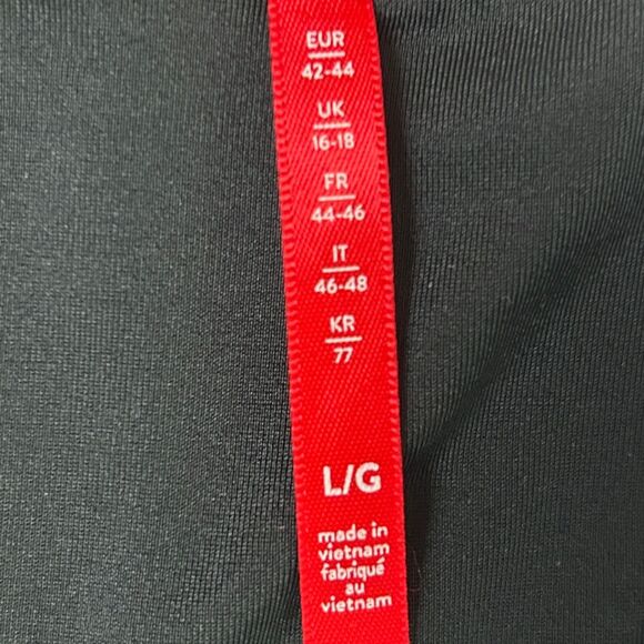 Spanx Shape Liquid Faux Leather Leggings Black Compression Shaping Women's L EUC - Picture 10 of 12